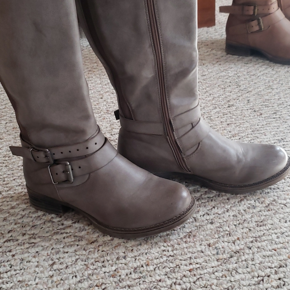Kadi Maya Gray boots